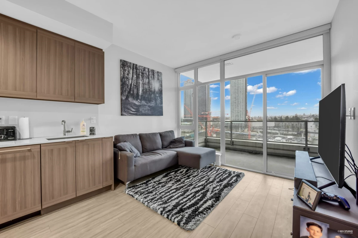 Dining Area Photo of 1805 2351 Beta Avenue, Burnaby, BC