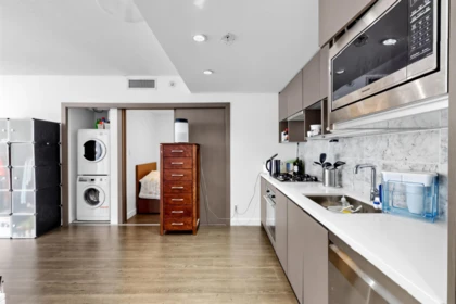 Kitchen Island Photo of 351 38 Smithe Street, Vancouver, BC