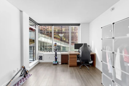 Kitchen Photo of 351 38 Smithe Street, Vancouver, BC
