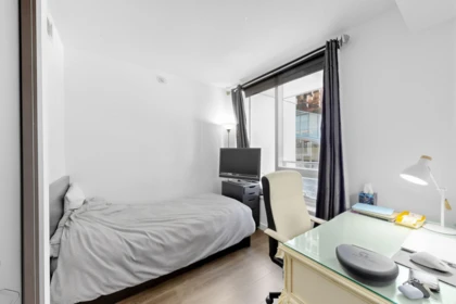 Powder Room Photo of 351 38 Smithe Street, Vancouver, BC