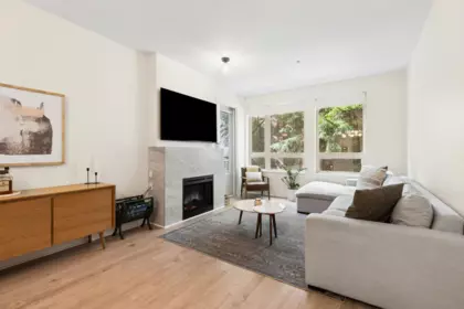 218 1111 E 27th Street, North Vancouver, BC, North Vancouver — Apartment/Condo for sale