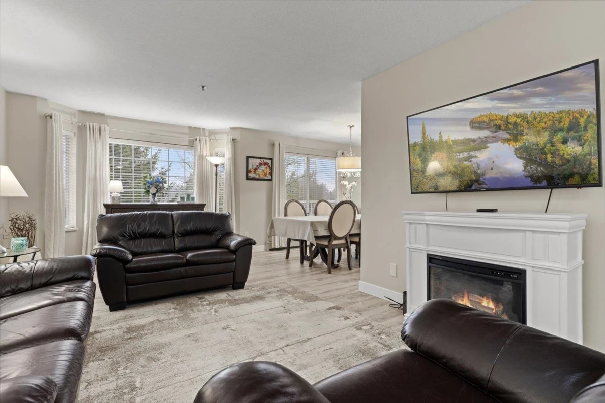 Dining Area Photo of 307 33535 King Road, Abbotsford, BC