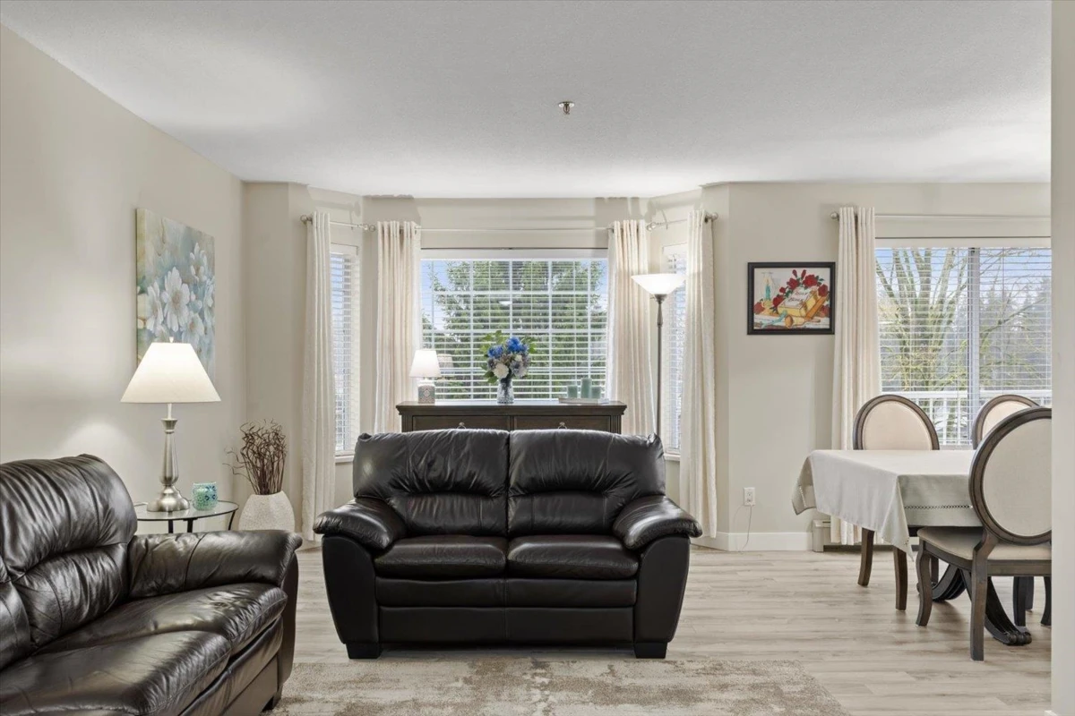 Family Room Photo of 307 33535 King Road, Abbotsford, BC