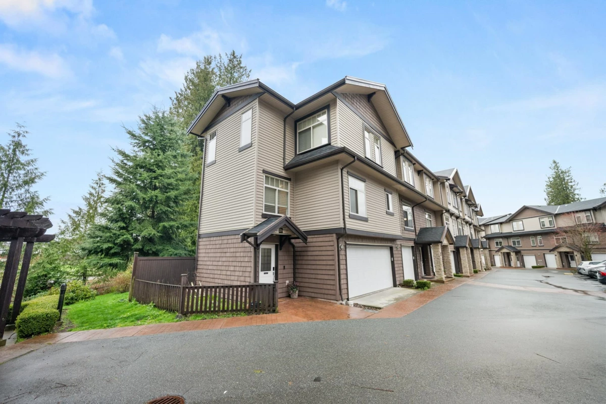 Family Room Photo of 25 2950 Lefeuvre Road, Abbotsford, BC