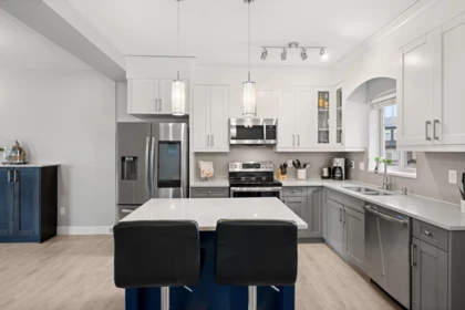 Kitchen Island Photo of 25 2950 Lefeuvre Road, Abbotsford, BC