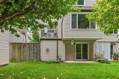 Swimming Pool Photo of 105 5074 201a Street, Langley, BC
