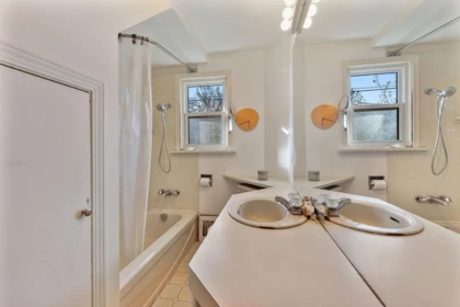 Guest Bathroom Photo of 231 E Eighth Avenue, New Westminster, BC