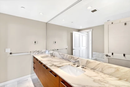 Hallway Photo of 1502 5868 Agronomy Road, Vancouver, BC
