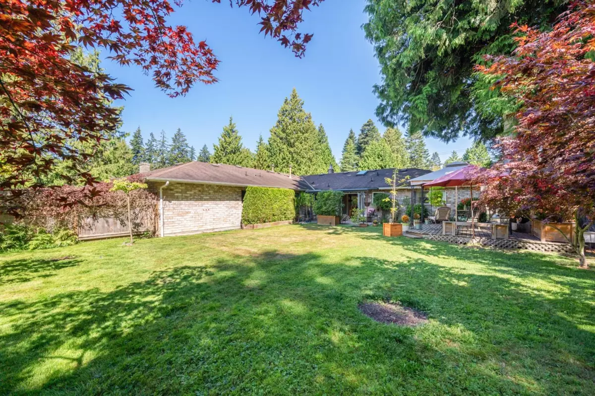 Living Room Photo of 12332 24 Avenue, Surrey, BC