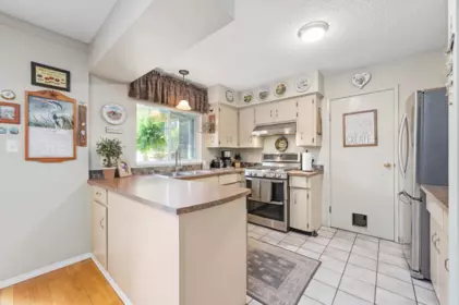 Laundry Room Photo of 12332 24 Avenue, Surrey, BC