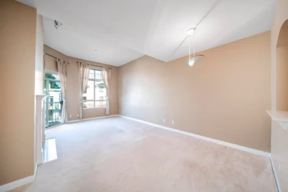 Laundry Room Photo of 431 383 E 37th Avenue, Vancouver, BC