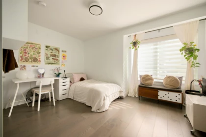 Bedroom 2 Photo of 4 2358 Western Avenue, North Vancouver, BC