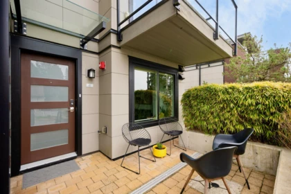 Front Yard Photo of 4 2358 Western Avenue, North Vancouver, BC