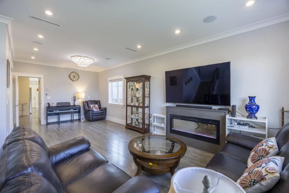 Dining Area Photo of 4036 Moscrop Street, Burnaby, BC