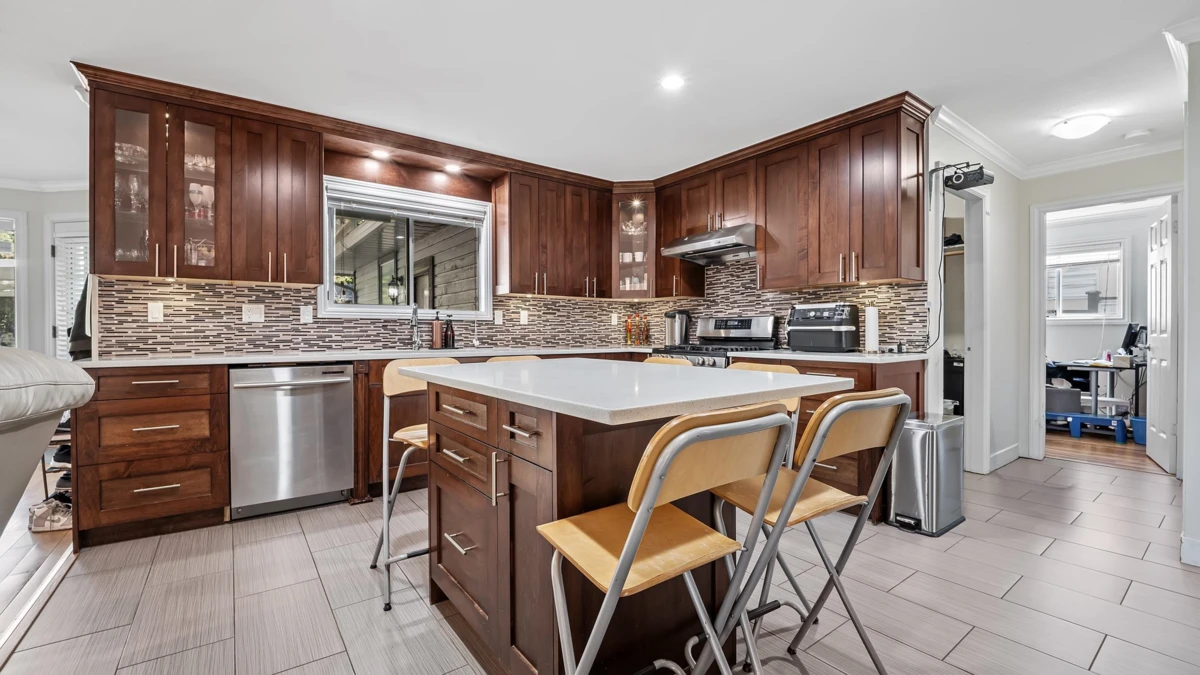 Dining Area Photo of 14077 84 Avenue, Surrey, BC