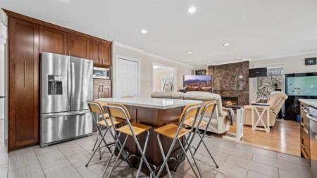 Kitchen Photo of 14077 84 Avenue, Surrey, BC