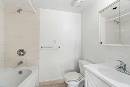 Laundry Room Photo of 552 W 29th Street, North Vancouver, BC