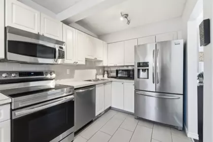 Kitchen Island Photo of 2713 Ellerslie Avenue, Burnaby, BC