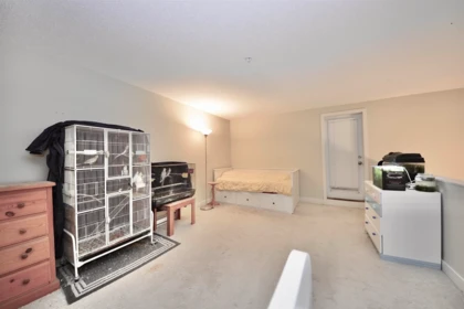 Kitchen Photo of 452 10838 City Parkway, Surrey, BC