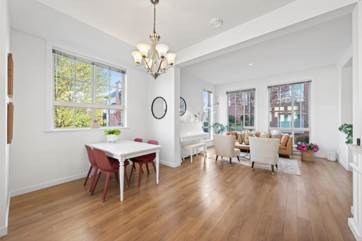 Dining Area Photo of 27 16260 23a Avenue, Surrey, BC