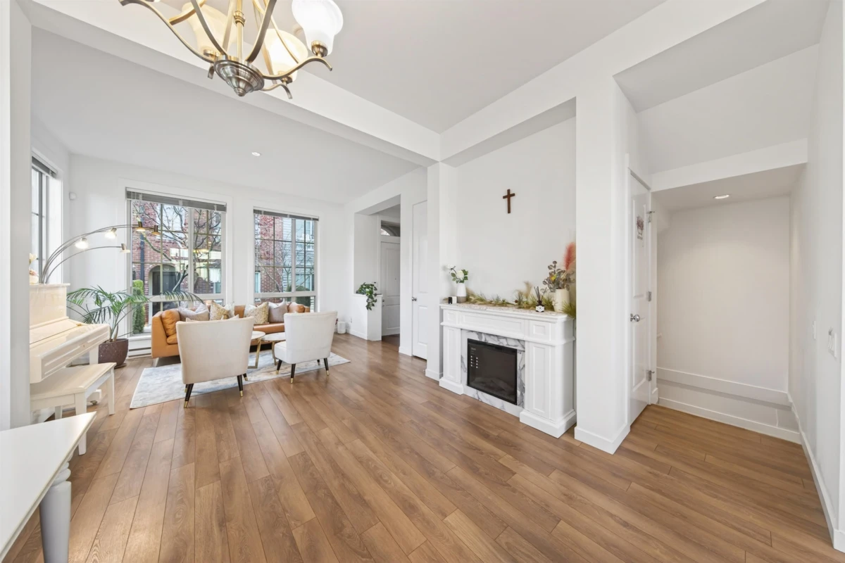 Family Room Photo of 27 16260 23a Avenue, Surrey, BC