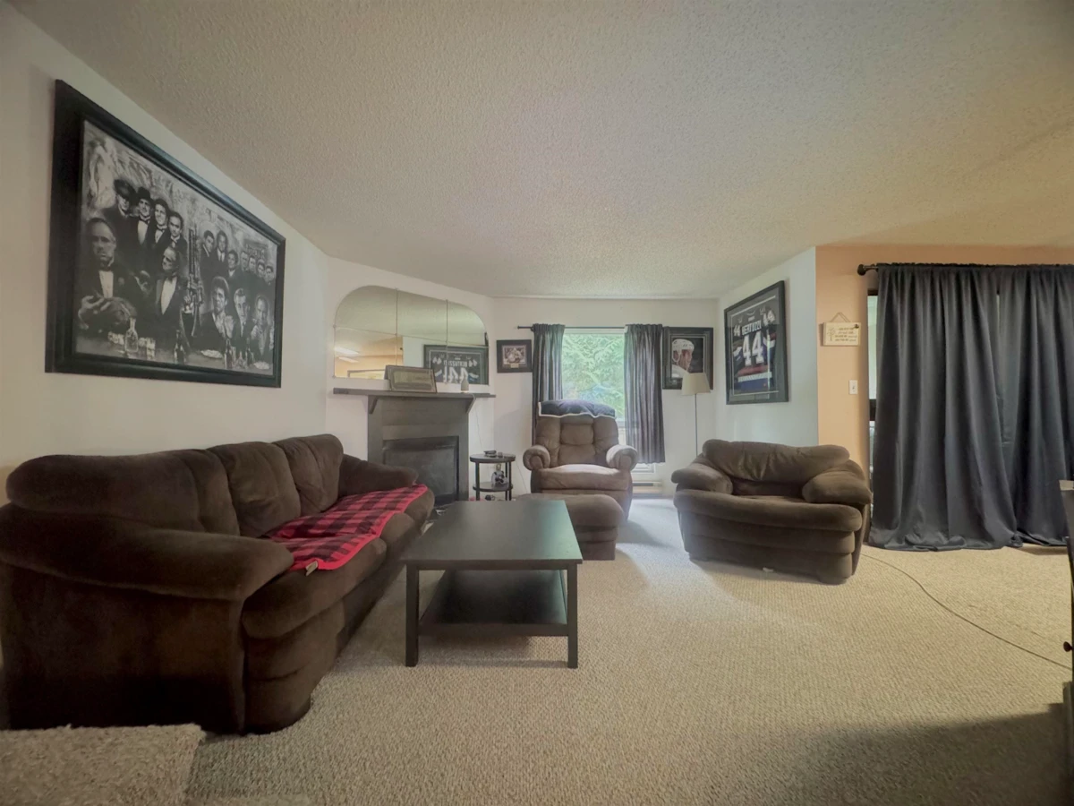Living Room Photo of 10589 Holly Park Lane, Surrey, BC