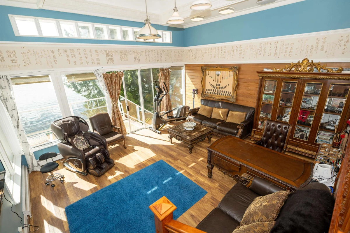 Dining Area Photo of 4515 Stonehaven Avenue, North Vancouver, BC