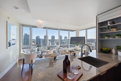 Kitchen Island Photo of 1801 1088 Richards Street, Vancouver, BC