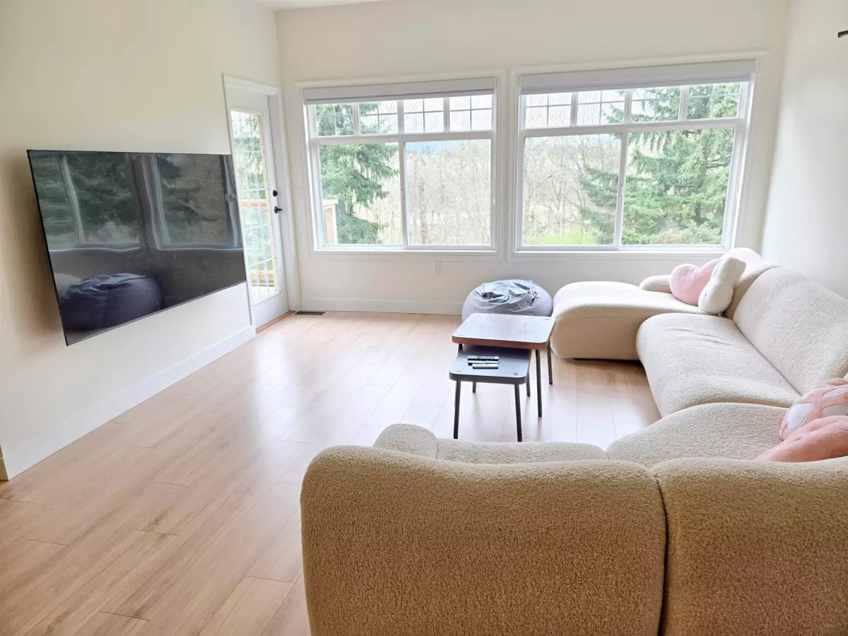 Dining Area Photo of 20 5201 Oakmount Crescent, Burnaby, BC