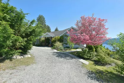 Swimming Pool Photo of 590-592 N Fletcher Road, Gibsons, BC