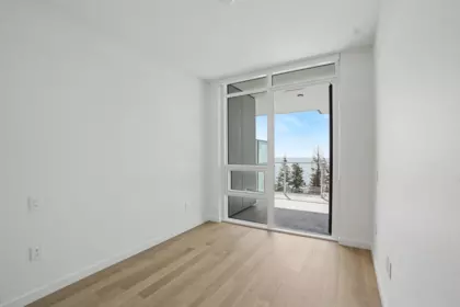 Walk-In Closet Photo of 606 3963 Uplands Way, West Vancouver, BC