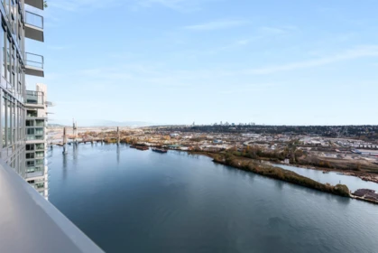 Front Yard Photo of 4008 680 Quayside Drive, New Westminster, BC