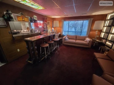 Primary Bedroom Photo of 211 N Warwick Avenue, Burnaby, BC