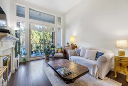 Kitchen Photo of 308 15185 36 Avenue, Surrey, BC