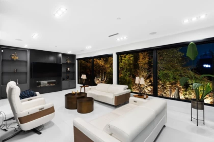 Basement Recreation Room Photo of 1110 Hillside Road, West Vancouver, BC