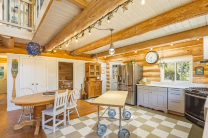 Kitchen Island Photo of 1253 Adams Road, Bowen Island, BC