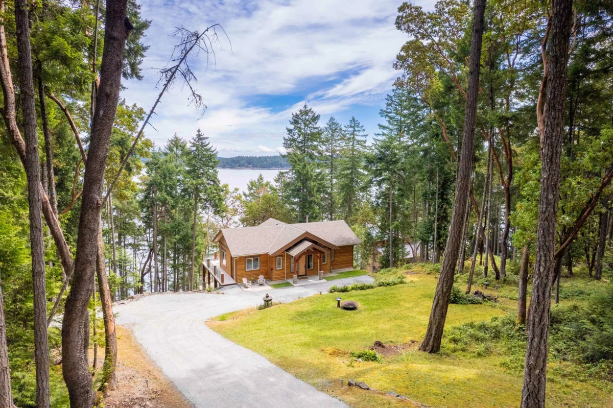 Family Room Photo of 144 Sunrise Point Road, No City Value, BC