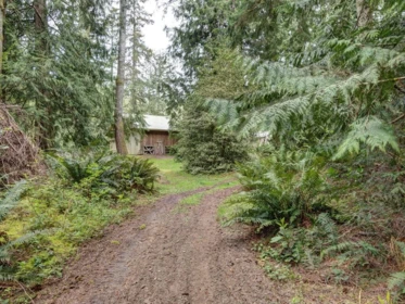 Hot Tub / Spa Photo of 1317 Lockyer Road, Roberts Creek, BC