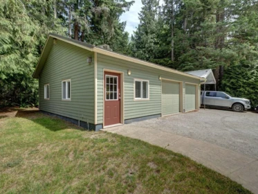 Mudroom Photo of 1317 Lockyer Road, Roberts Creek, BC