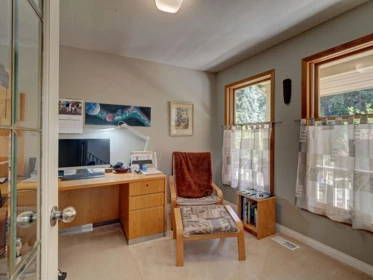 Walk-In Closet Photo of 1317 Lockyer Road, Roberts Creek, BC
