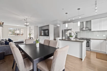 Kitchen Island Photo of 21 11305 240 Street, Maple Ridge, BC