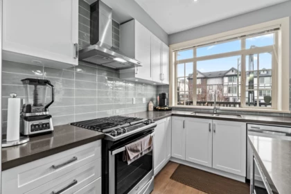 Kitchen Photo of 21 11305 240 Street, Maple Ridge, BC