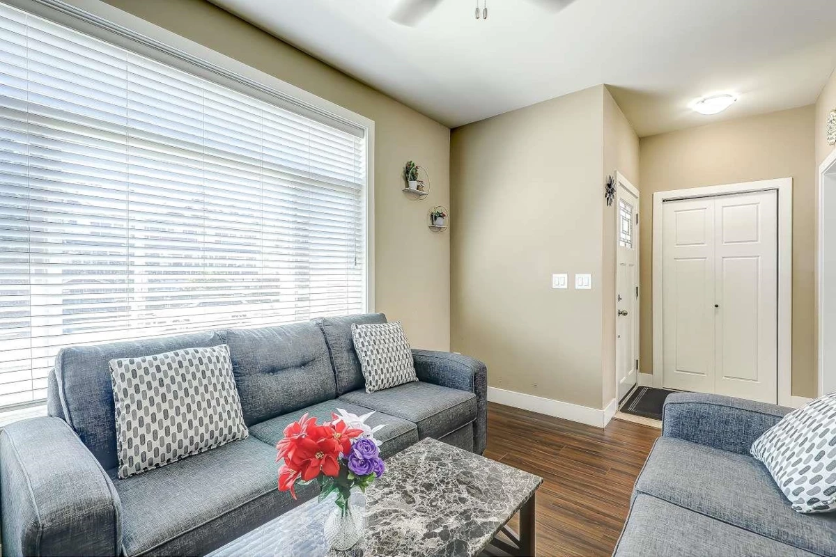 Living Room Photo of 13987 64 Avenue, Surrey, BC