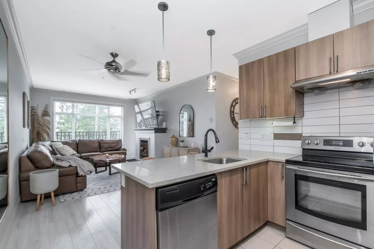 Family Room Photo of 101 11566 224 Street, Maple Ridge, BC