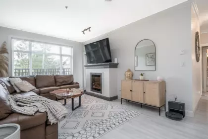 Breakfast Nook Photo of 101 11566 224 Street, Maple Ridge, BC