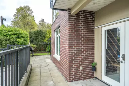Entry Foyer Photo of 101 11566 224 Street, Maple Ridge, BC