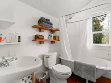 Mudroom Photo of 2258 Oxford Street, Vancouver, BC