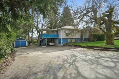 Entry Foyer Photo of 19150 61a Avenue, Surrey, BC