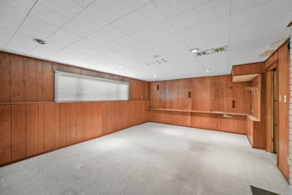 Laundry Room Photo of 19150 61a Avenue, Surrey, BC