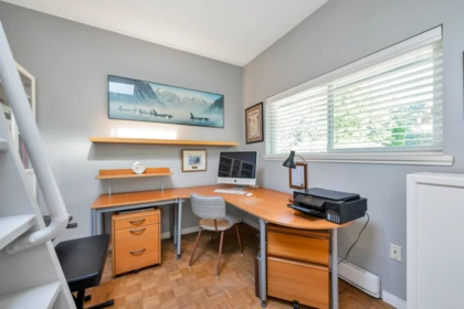 Laundry Room Photo of 15627 Buena Vista Avenue, White Rock, BC